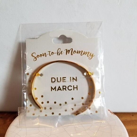 MARCH Soon To Be Mommy Due In Engraved Bracelet NEW - Picture 3 of 8